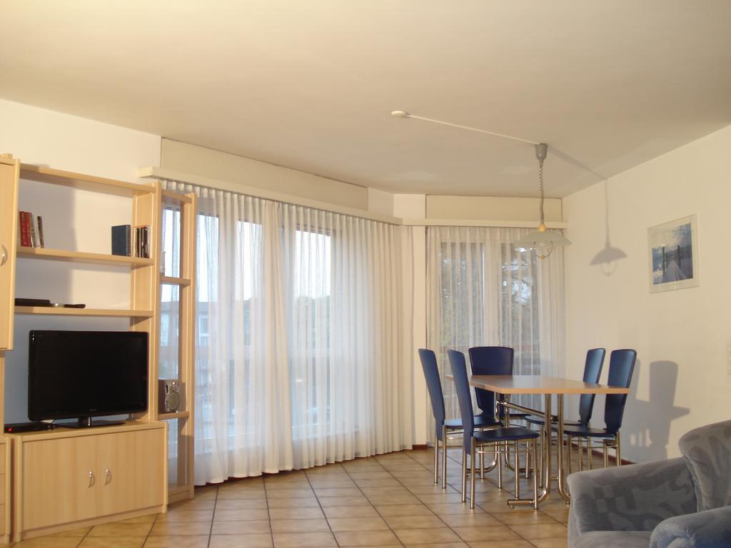 Apart Holidays - Residenza Flora 로카르노 객실 사진
